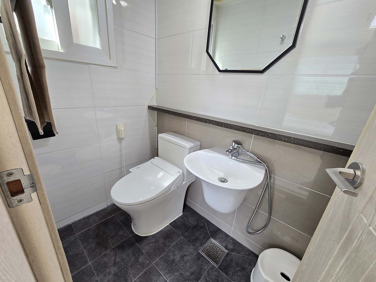 Salle de bain privée de la chambre Premium à Hongdae (sortie 3)