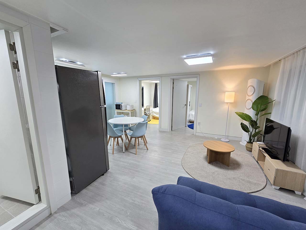Vue depuis la porte d'entrée dans la sharehouse de Mangwon (Hongdae)